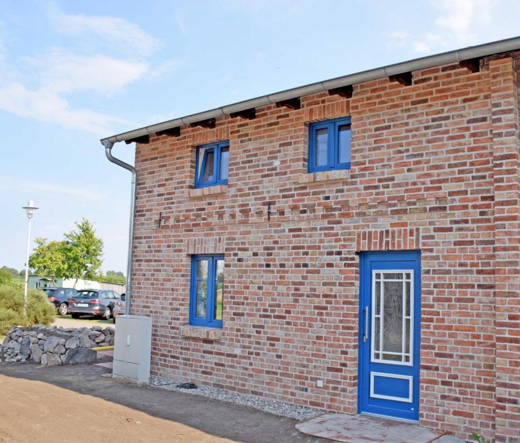 Ferienhaus Zum Boddenstrand Mit Ka Groß Zicker エクステリア 写真