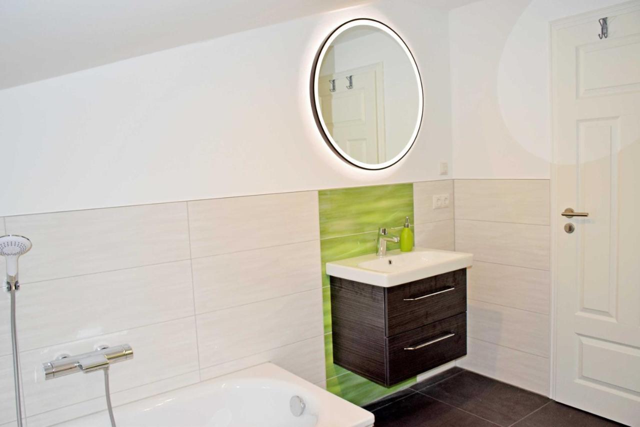 Ferienhaus Zum Boddenstrand Mit Ka Groß Zicker エクステリア 写真