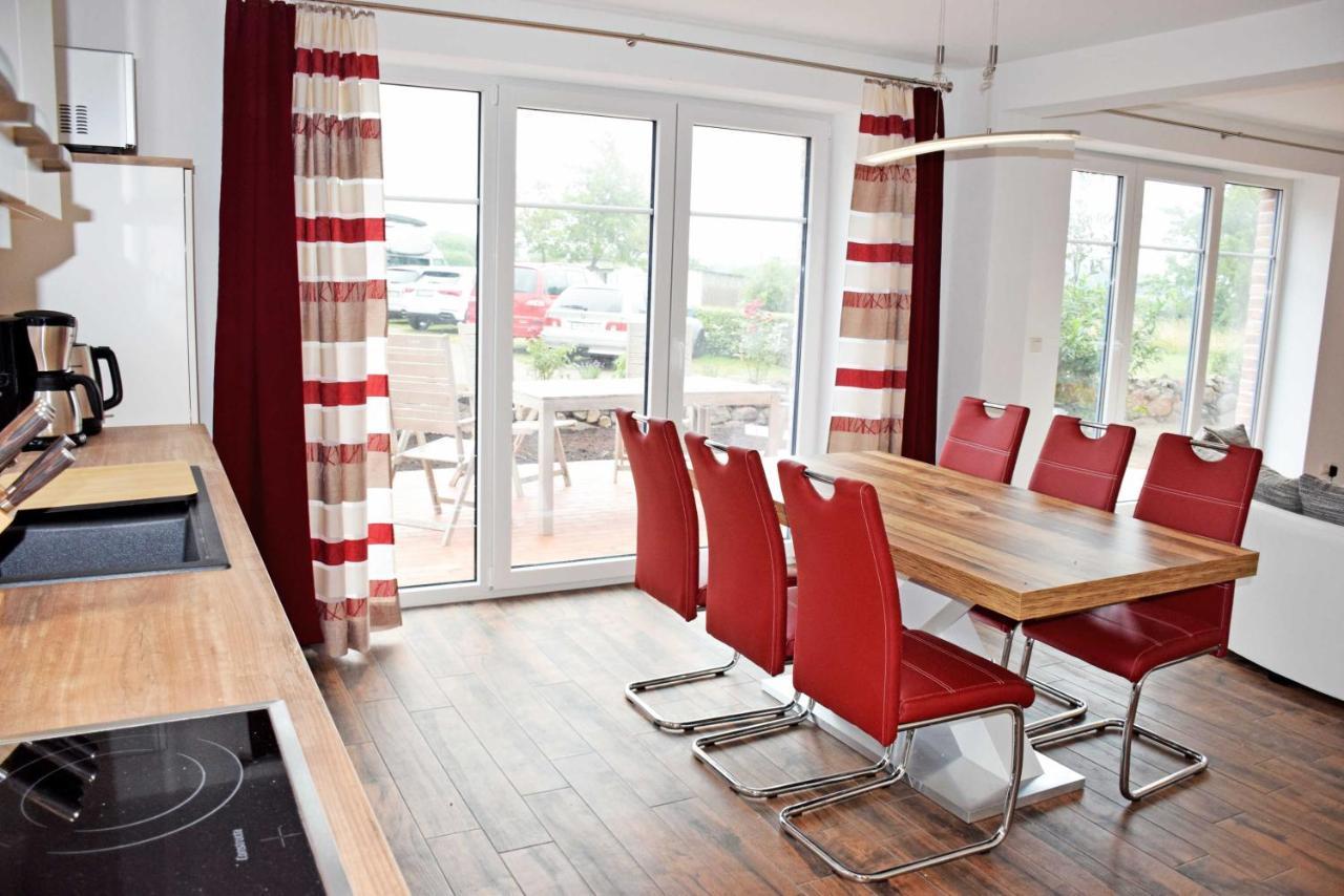 Ferienhaus Zum Boddenstrand Mit Ka Groß Zicker エクステリア 写真