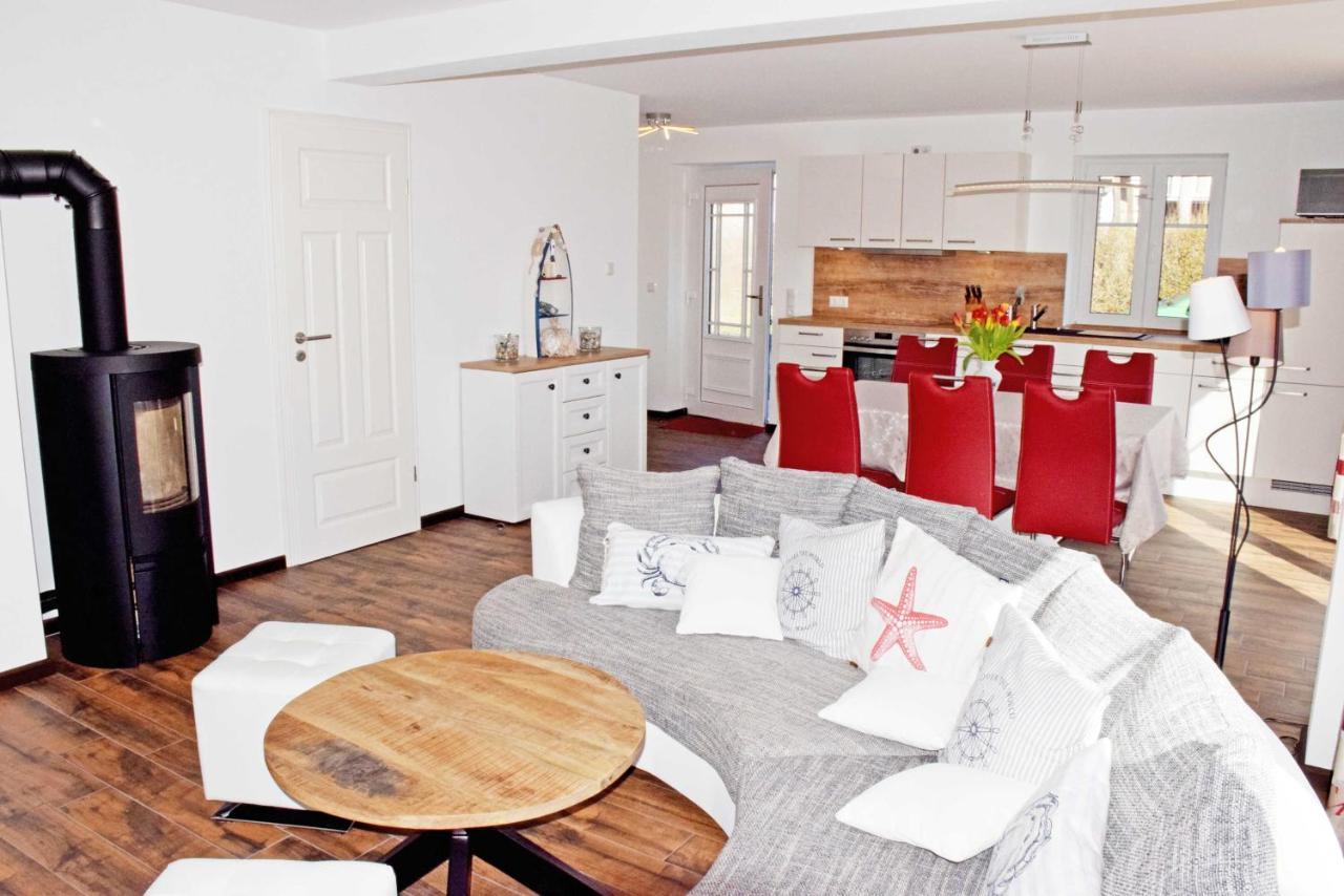 Ferienhaus Zum Boddenstrand Mit Ka Groß Zicker エクステリア 写真